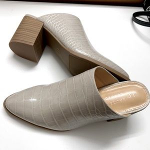 LC Lauren Conrad Mule Wedge